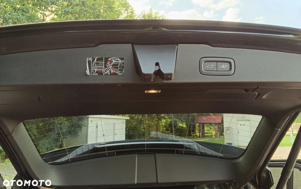 Volvo V60 B5 B R-Design - 33
