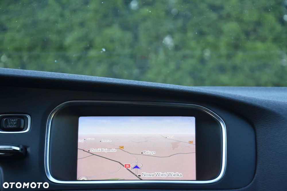 Volvo V40 T3 Momentum - 13