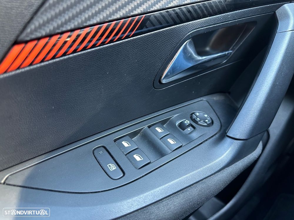 Peugeot 2008 1.2 PureTech Active - 18