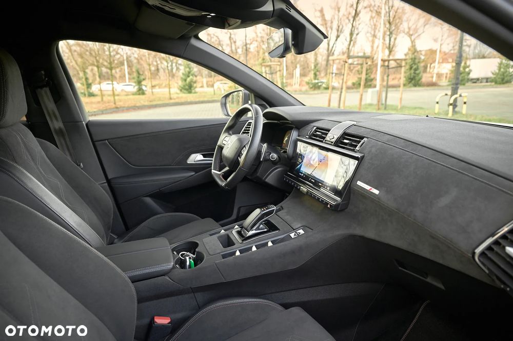 DS Automobiles DS 7 Crossback 1.6 E-Tense 4x4 Performance Line + - 6