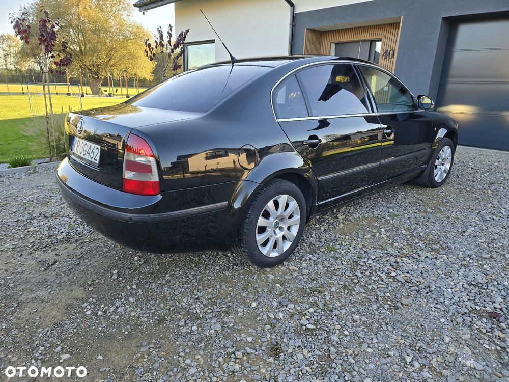 Skoda Superb 2008 photo 2