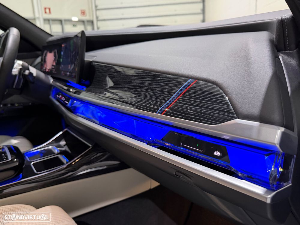 BMW 740 d xDrive Pack Desportivo M Pro - 44