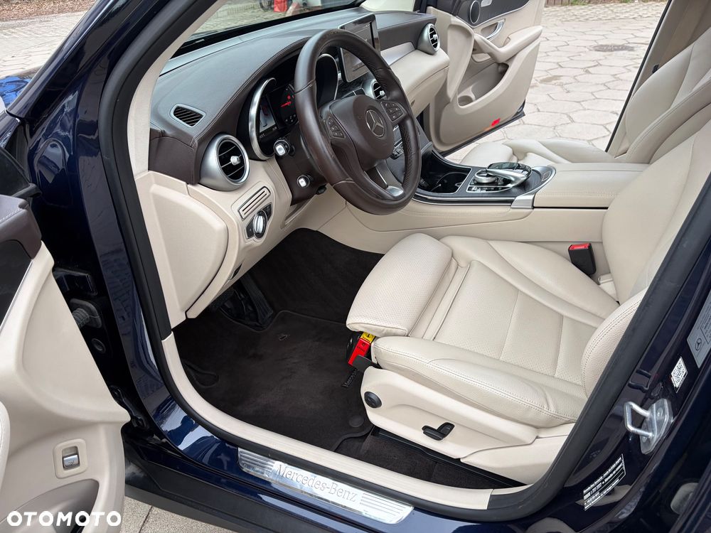Mercedes-Benz GLC - 21