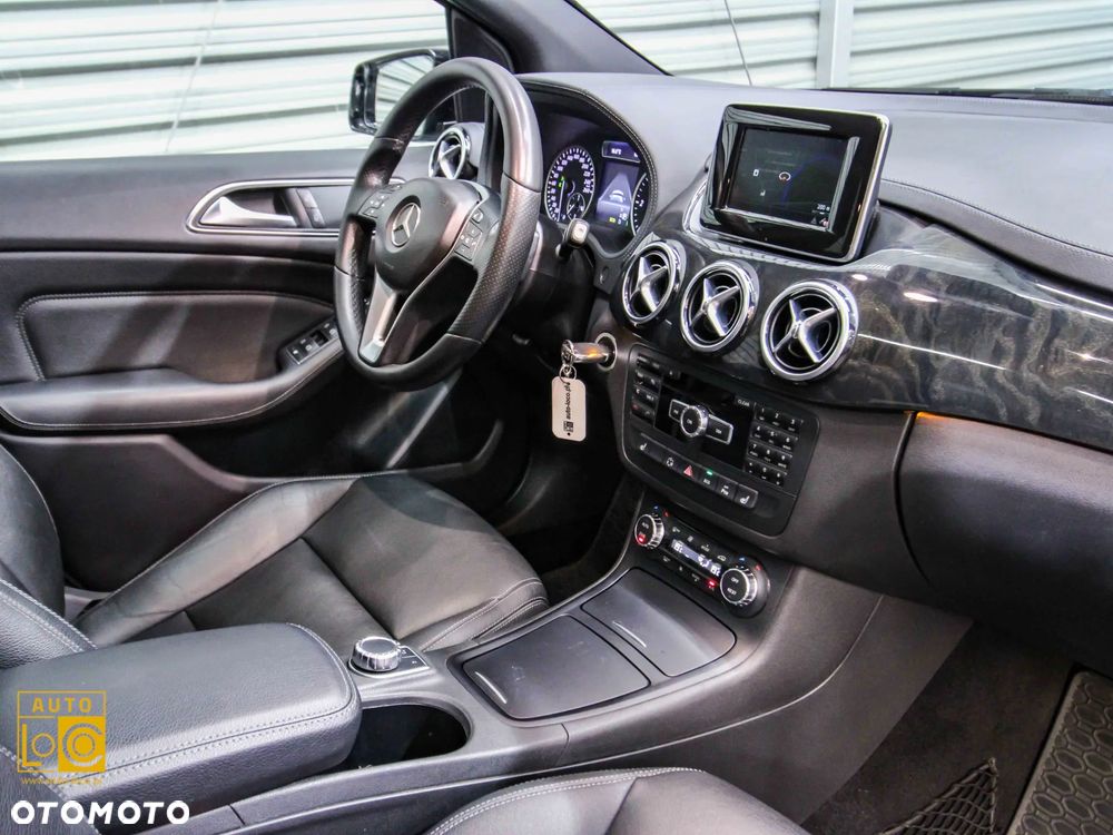 Mercedes-Benz Klasa B 180 d 7G-DCT SCORE - 16