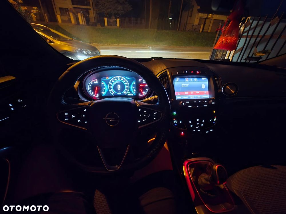 Opel Insignia 1.6 T Cosmo S&S - 24