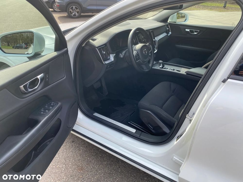 Volvo V60 B3 B Momentum Core - 13