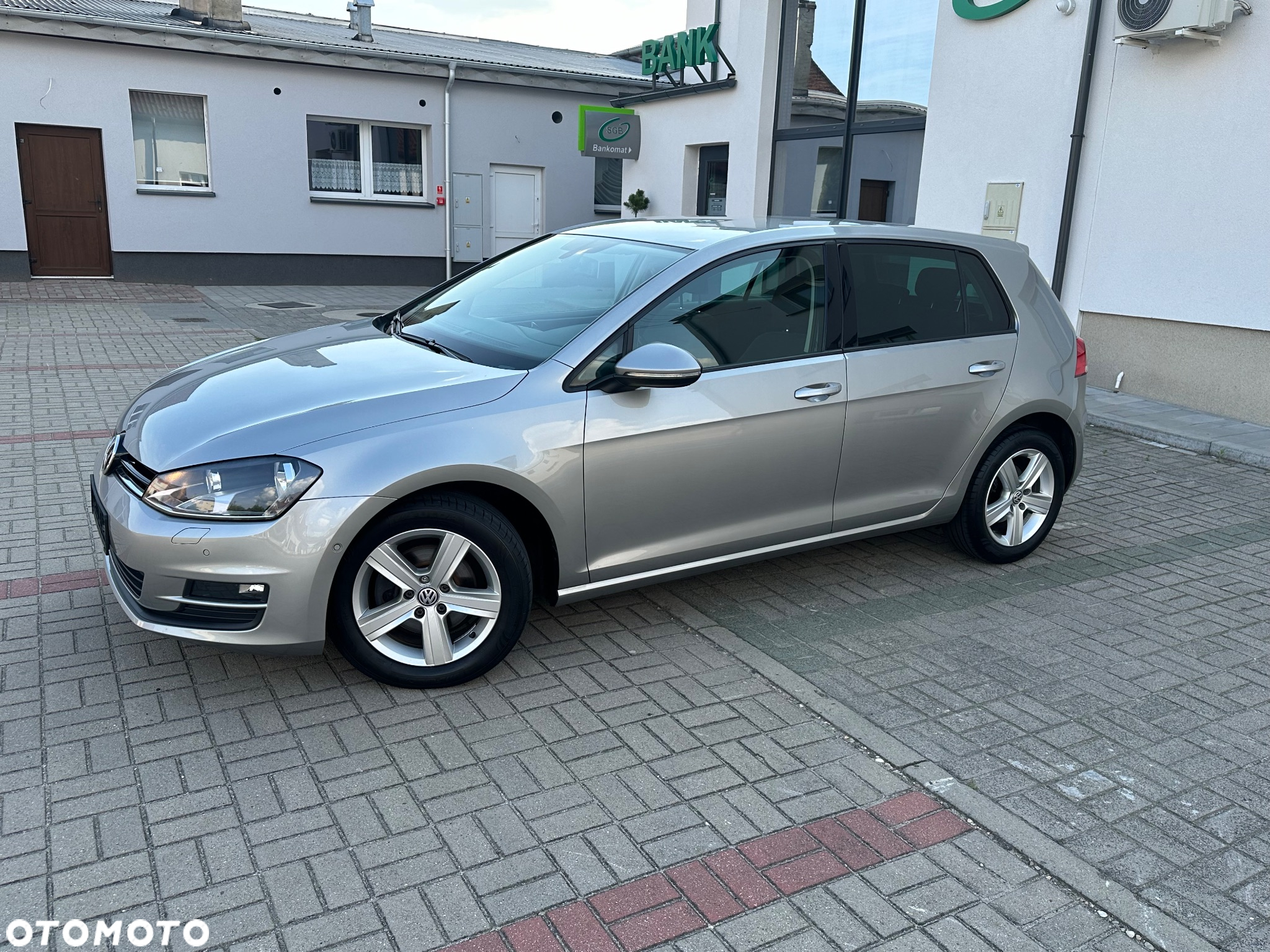 Volkswagen Golf - 11