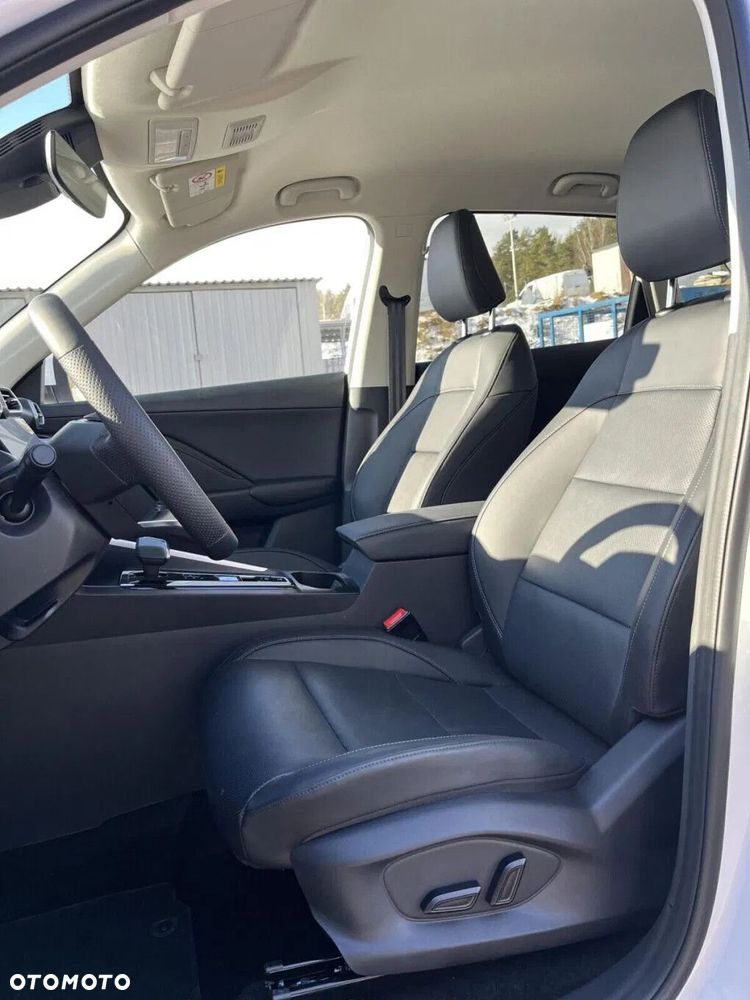 MG ZS Hybrid+ - 11