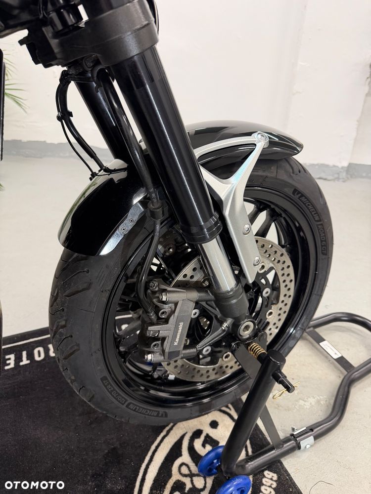 Kawasaki Z 900 RS - 14