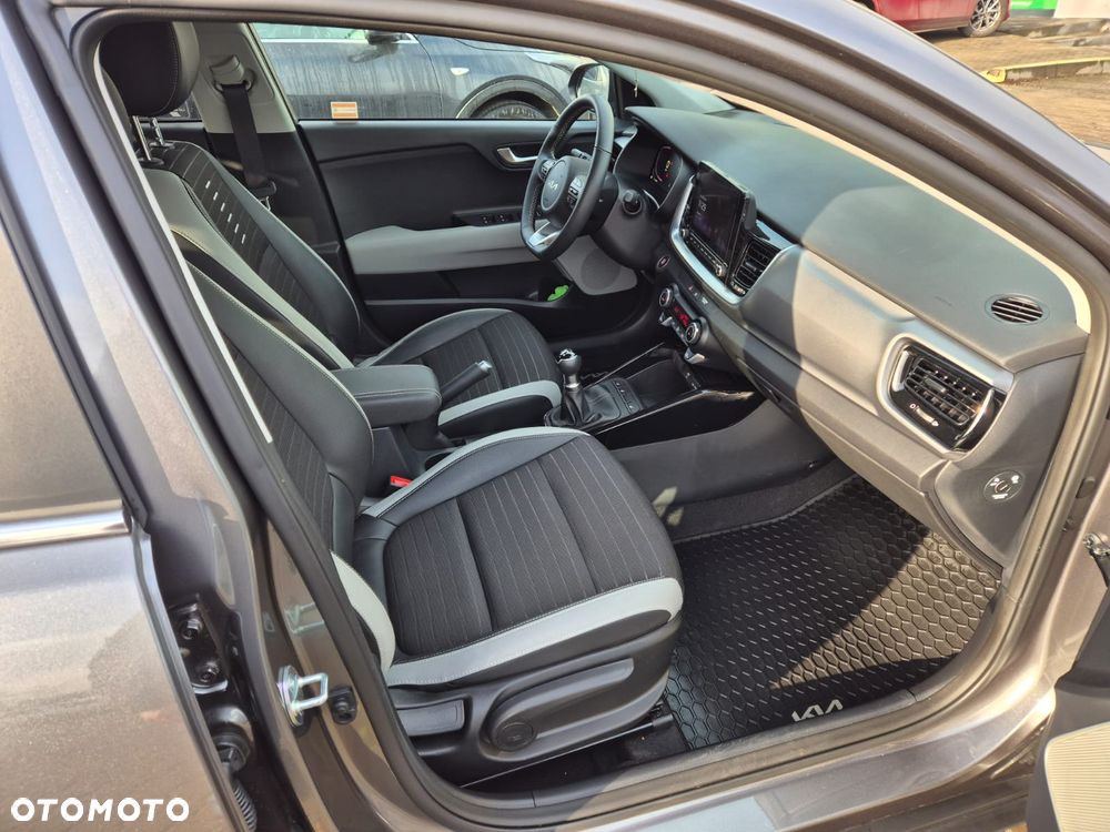 Kia Stonic 1.2 L - 14