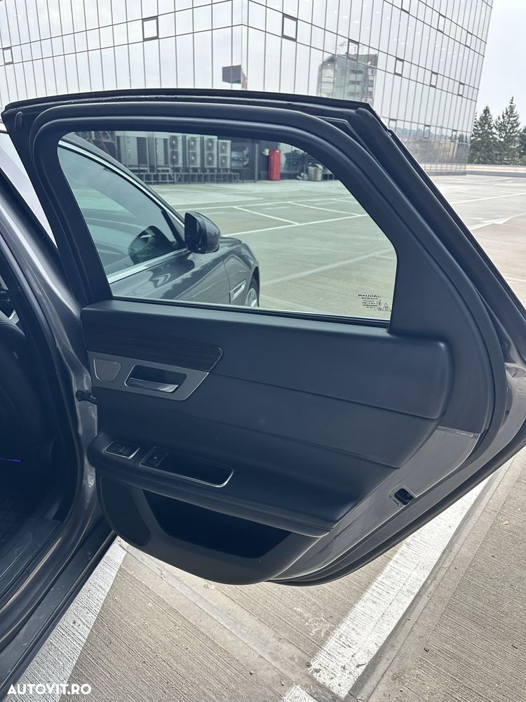 Jaguar XF 2.0 Turbo - 18