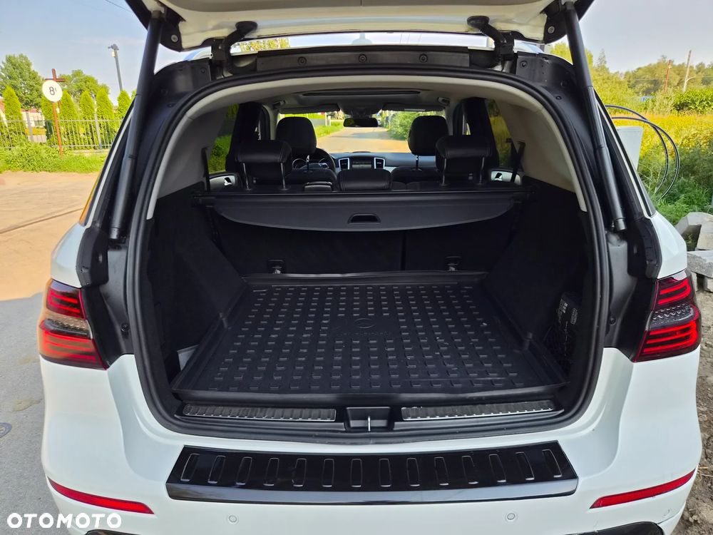 Mercedes-Benz ML 350 BlueTEC 4-Matic - 12