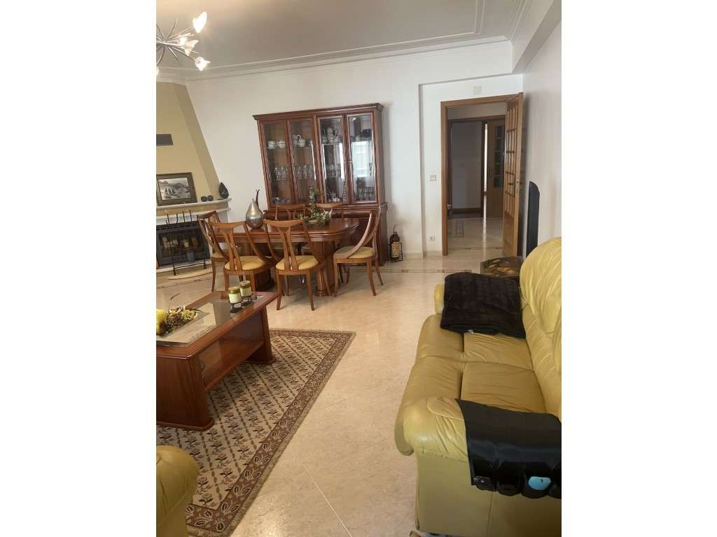 Excelente apartamento T 3 com arrecadação no Casal de São Brás , ju... - Grande imagem: 3/36