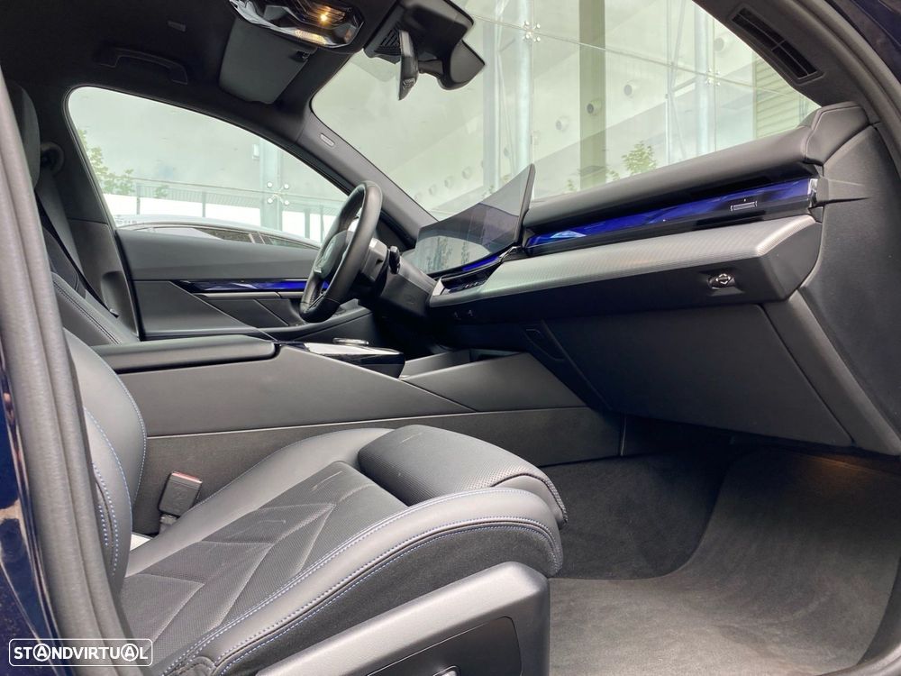 BMW i5 eDrive40 Pack Desportivo M - 16