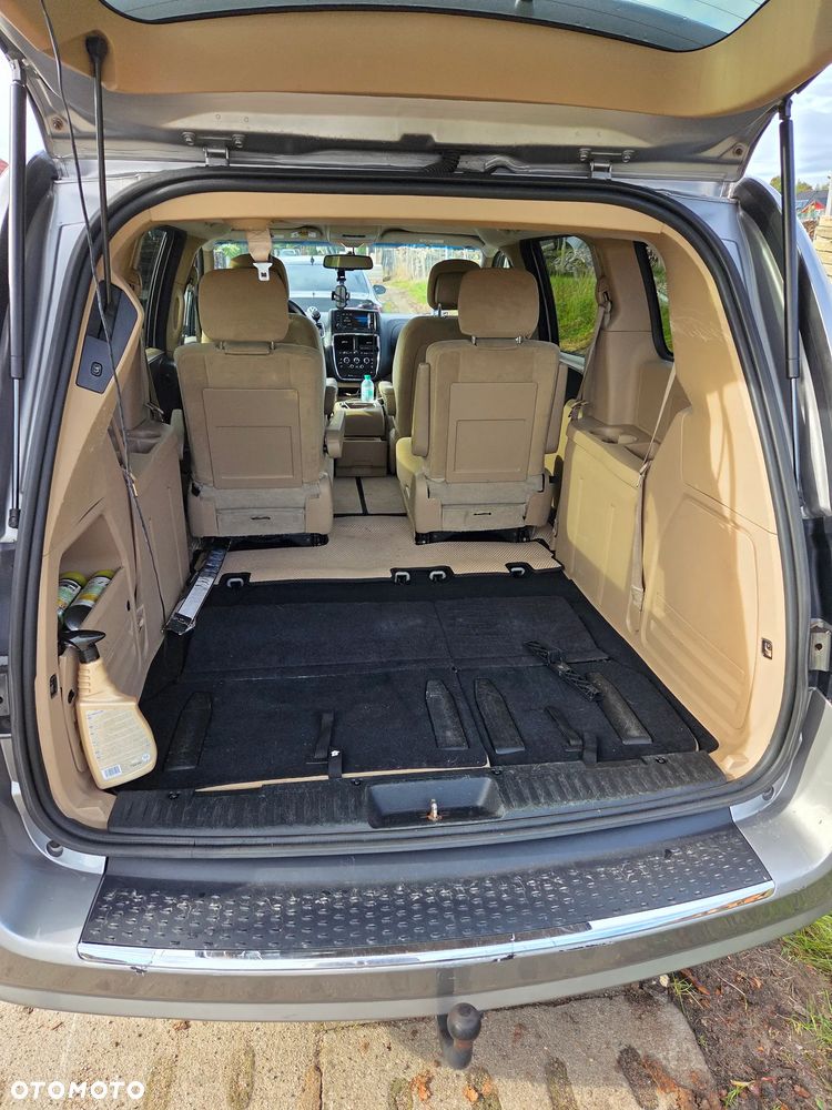 Dodge Grand Caravan - 13