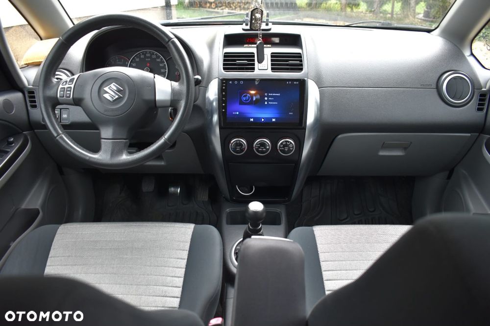 Suzuki SX4 1.6 GS / Premium - 19