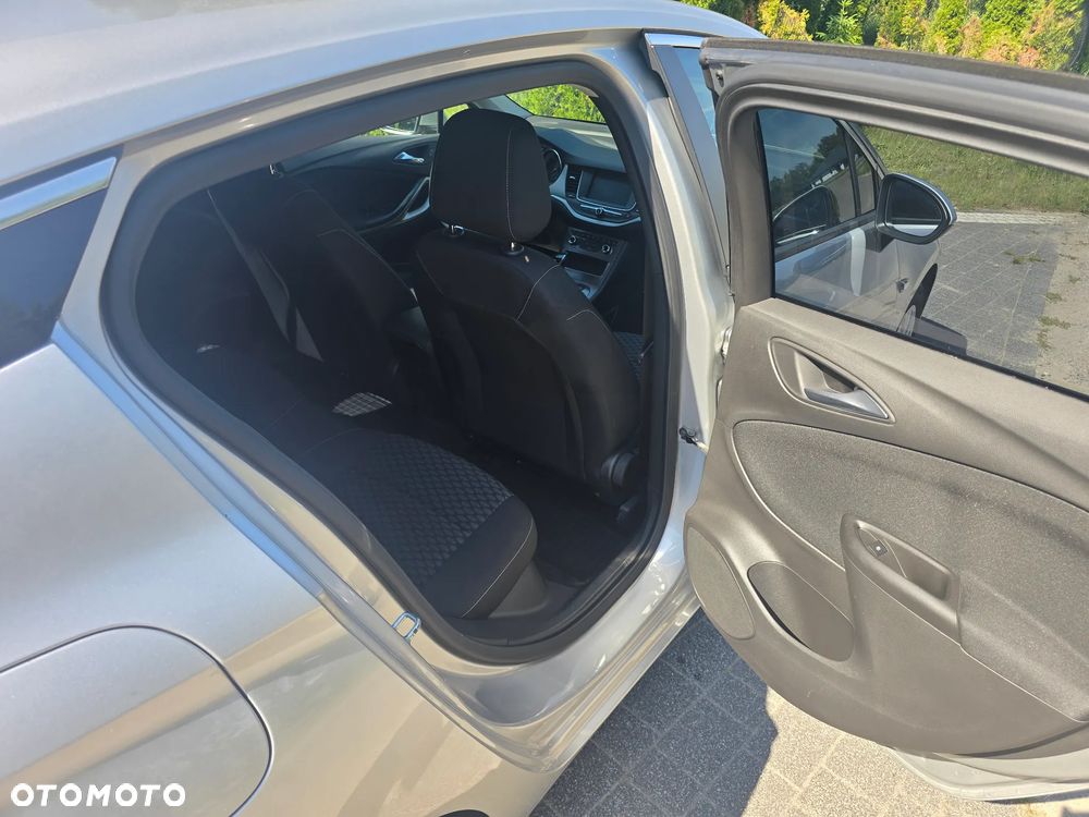 Opel Astra 1.6 CDTI Essentia S&S - 12