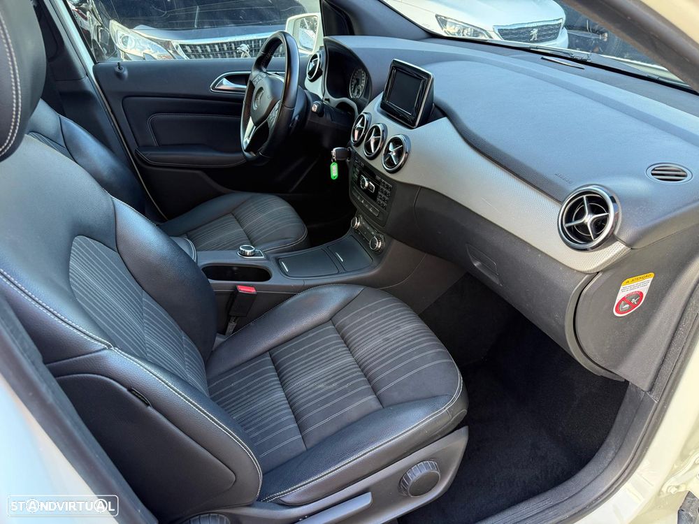 Mercedes-Benz B 180 CDI BlueEFFICIENCY Aut. - 21