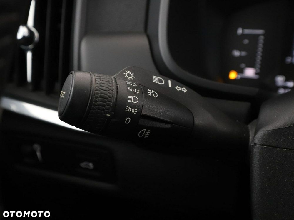 Volvo V90 D3 Momentum - 32