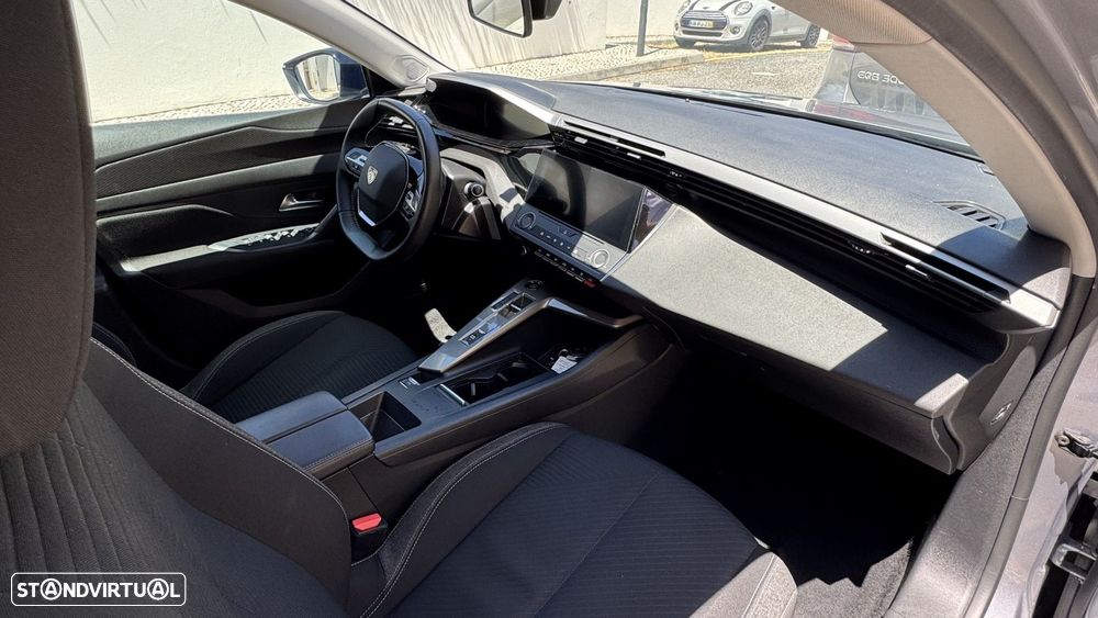 Peugeot 308 1.2 PureTech Allure EAT8 - 11