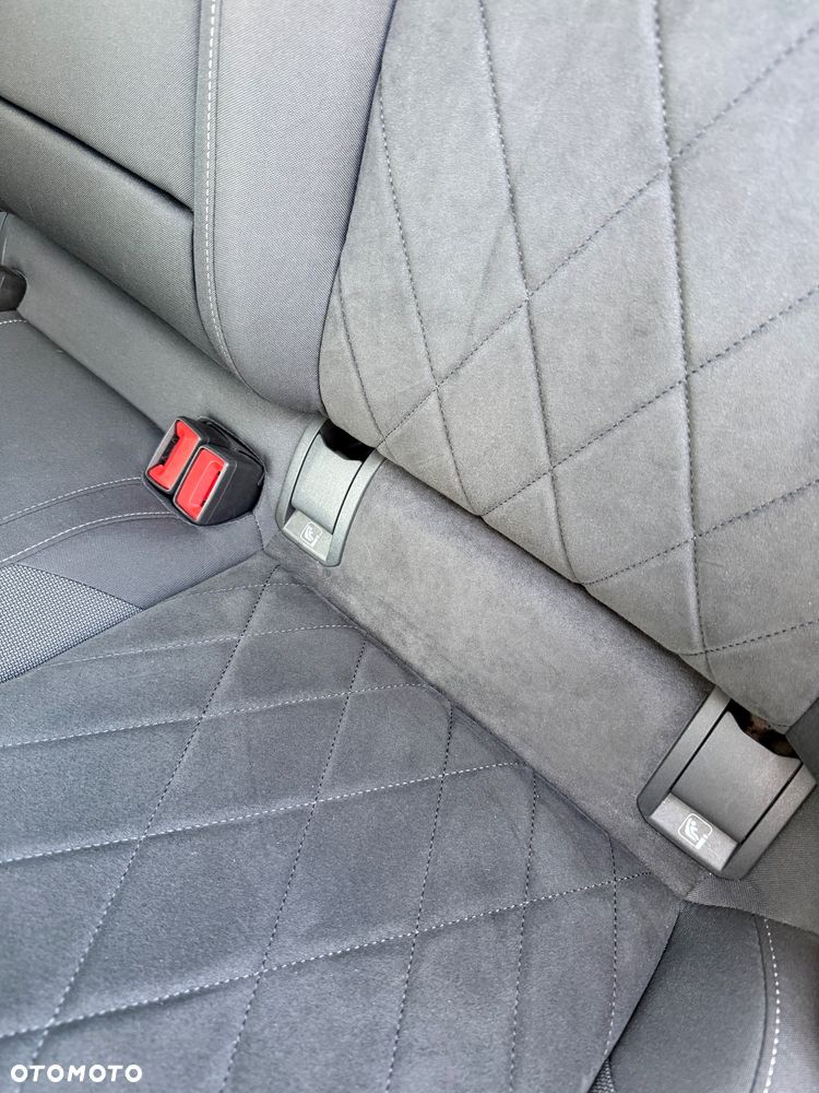 Volkswagen Golf 1.5 eTSI EVO Style DSG - 18
