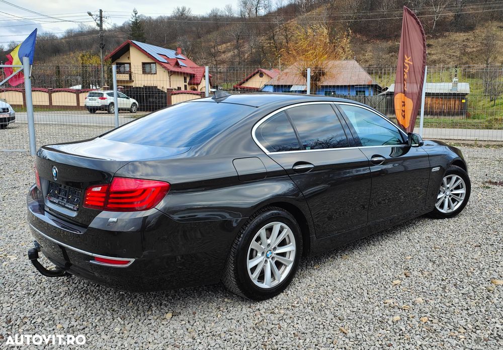 BMW Seria 5 520d Aut. Luxury Line - 7