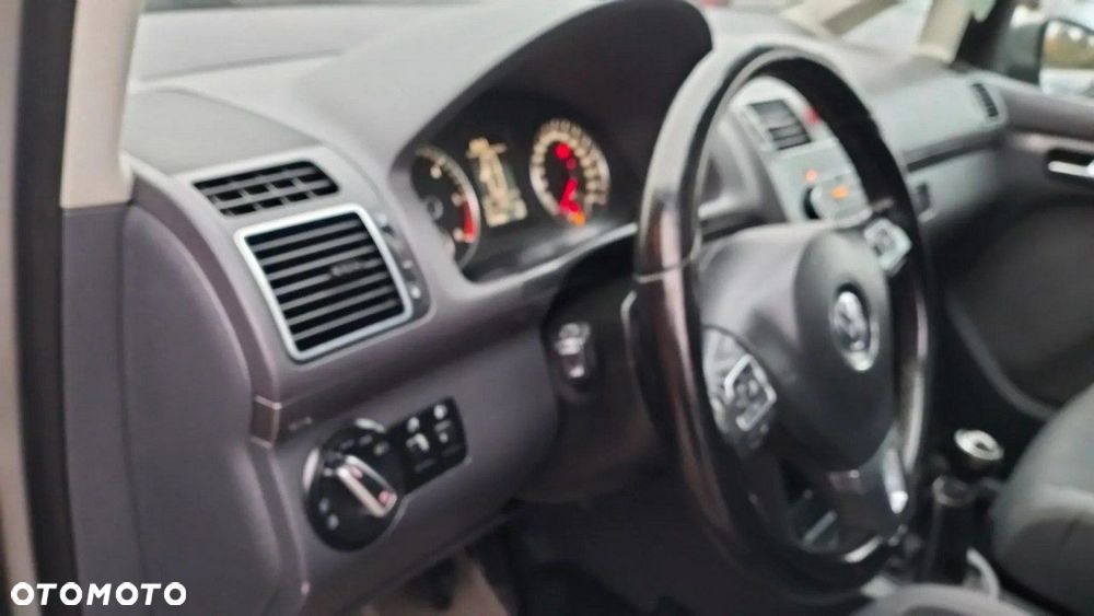 Volkswagen Touran 1.6 TDI DPF BlueMotion Technology STYLE - 16