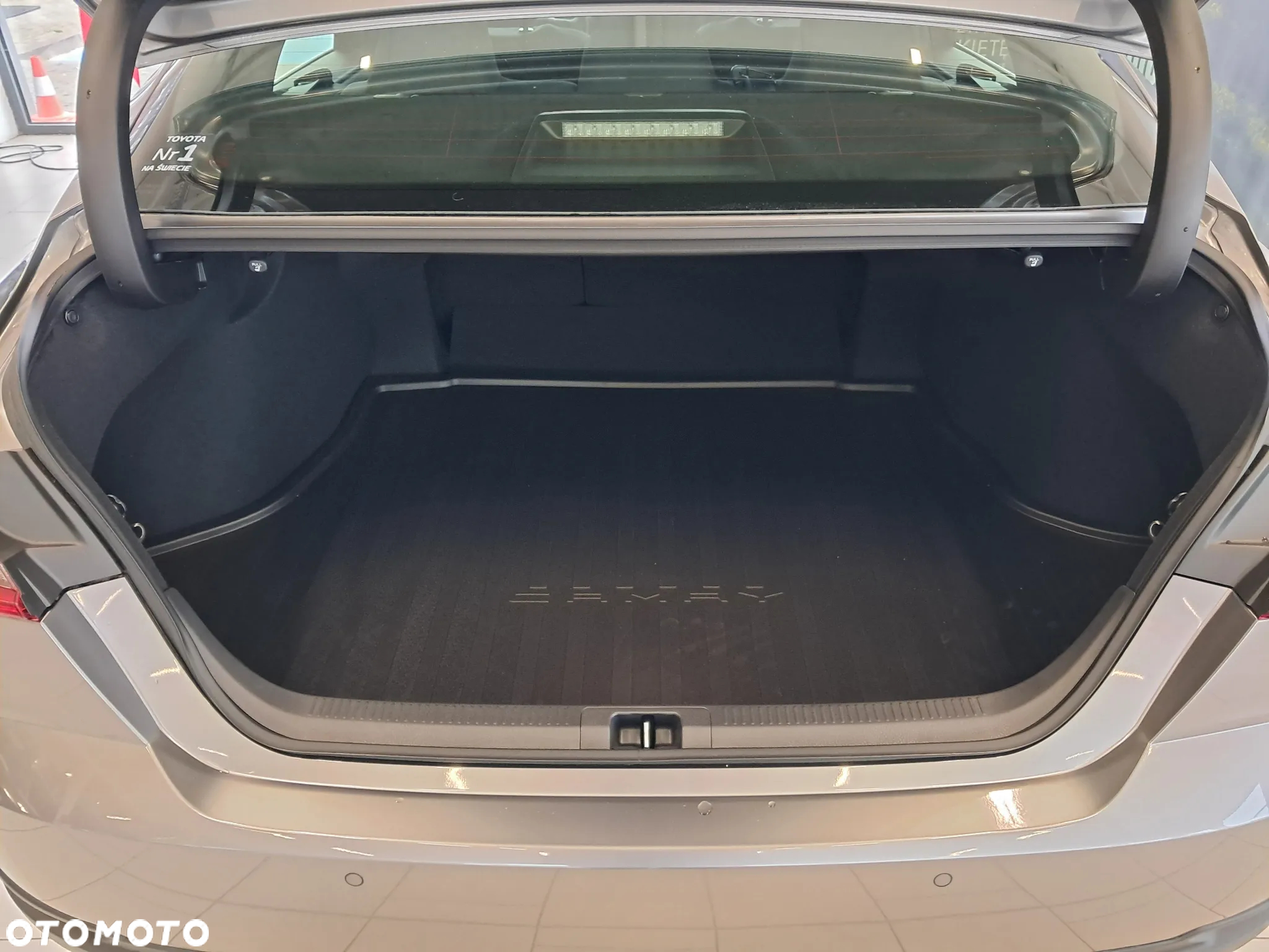 Toyota Camry 2.5 Hybrid Dynamic Force Comfort e-CVT - 10