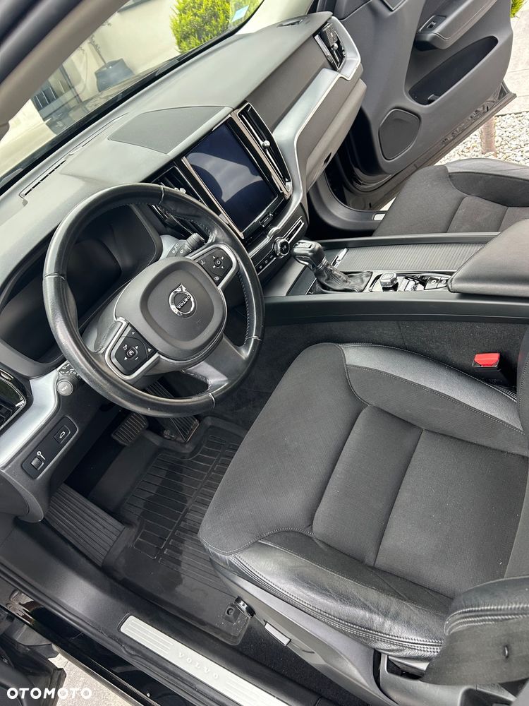 Volvo XC 60 D4 Momentum Pro - 16