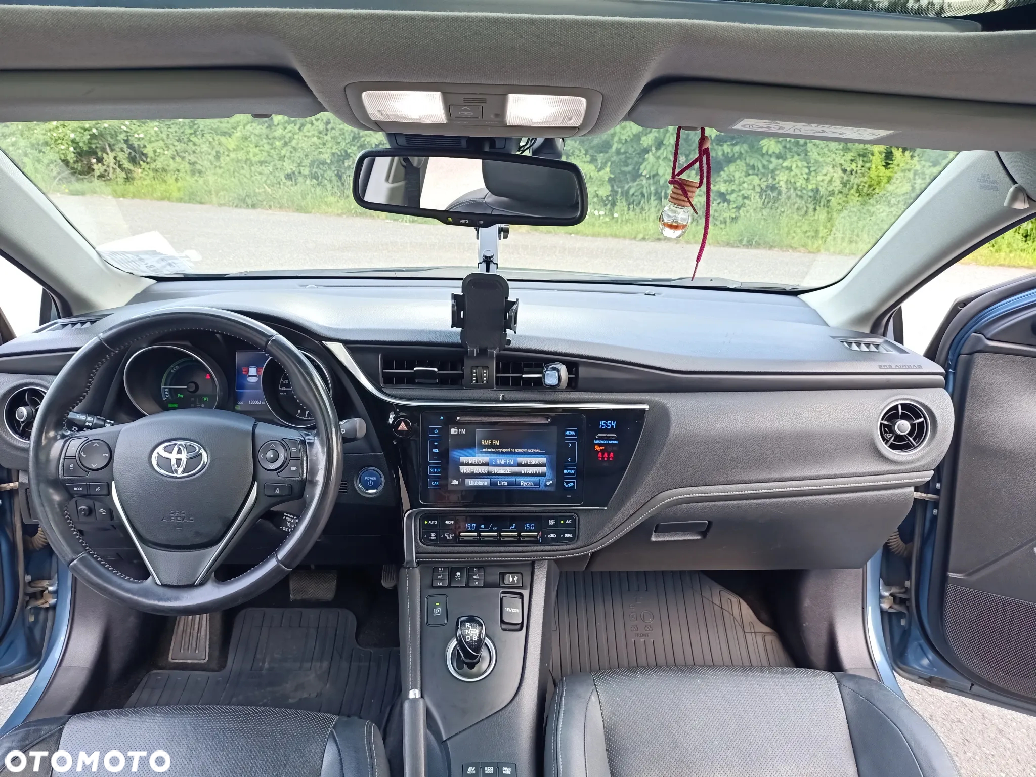 Toyota Auris Hybrid 135 Prestige - 27