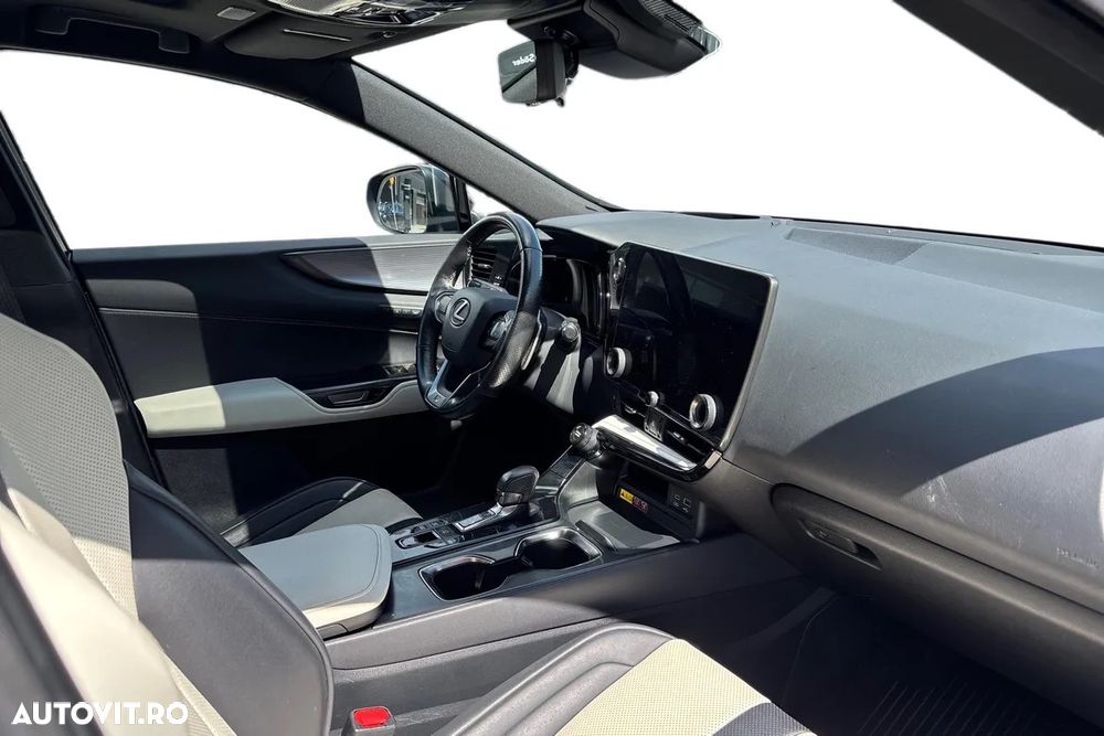 Lexus Seria NX 450h+ E-FOUR F SPORT - 16