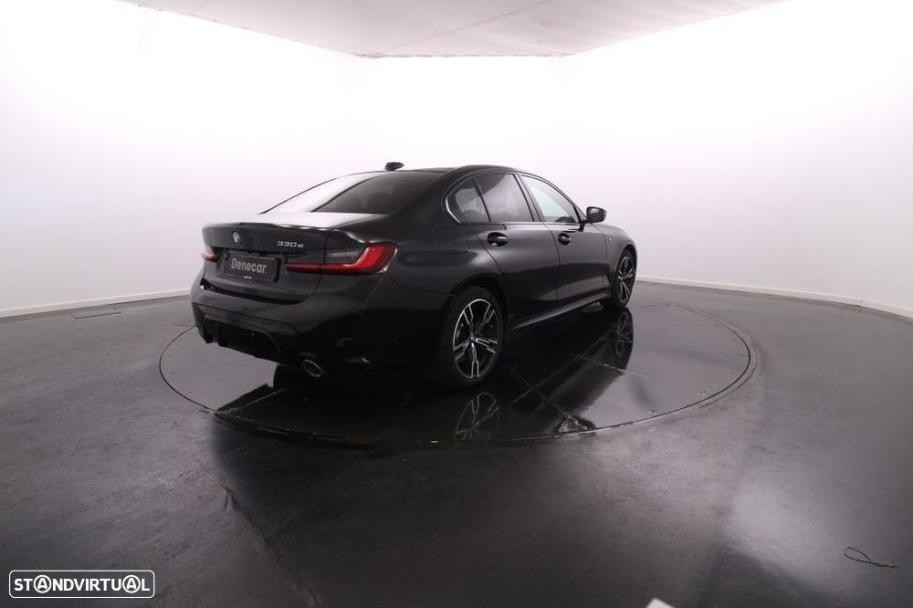 BMW 330 e Pack Desportivo M Auto - 8