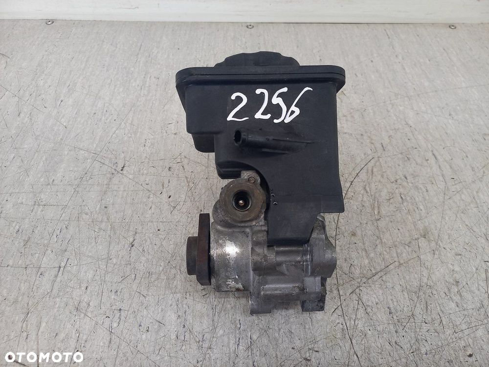 POMPA WSPOMAGANIA BMW E46 LIFT  2.0 D 318d - 1