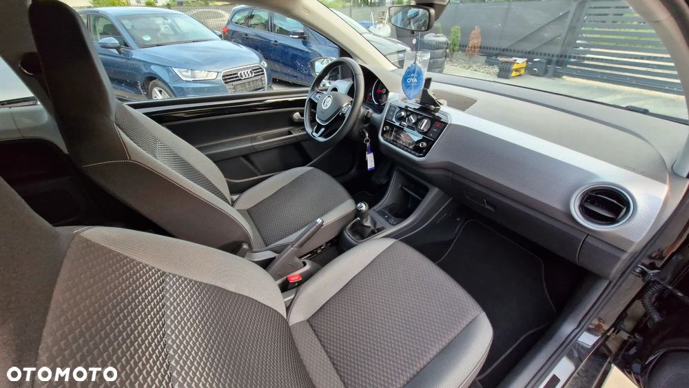 Volkswagen up! Active - 10