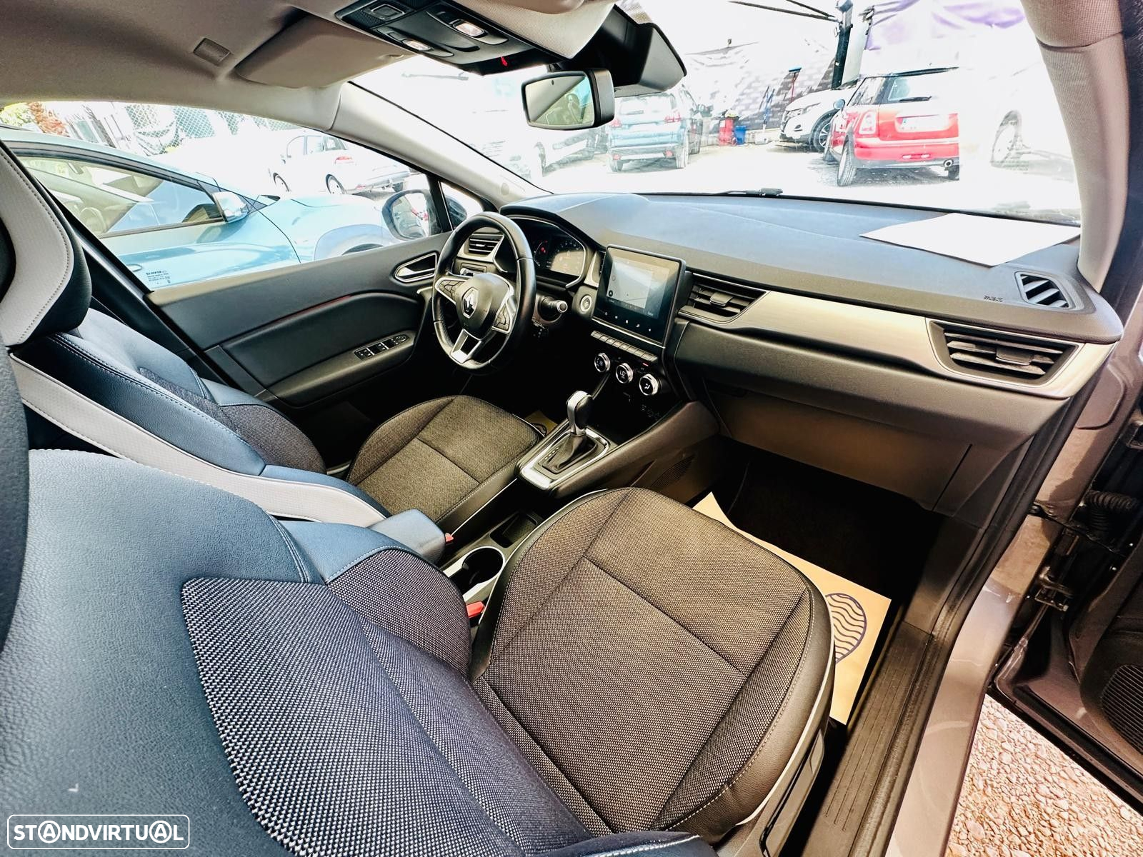 Renault Captur 1.5 dCi Exclusive EDC - 28