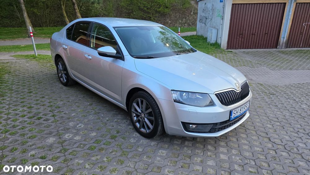 Skoda Octavia 2.0 TDI Style DSG - 3