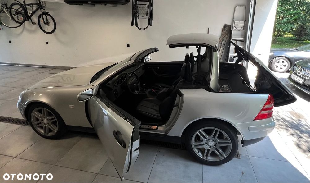 Mercedes-Benz SLK 200 - 11