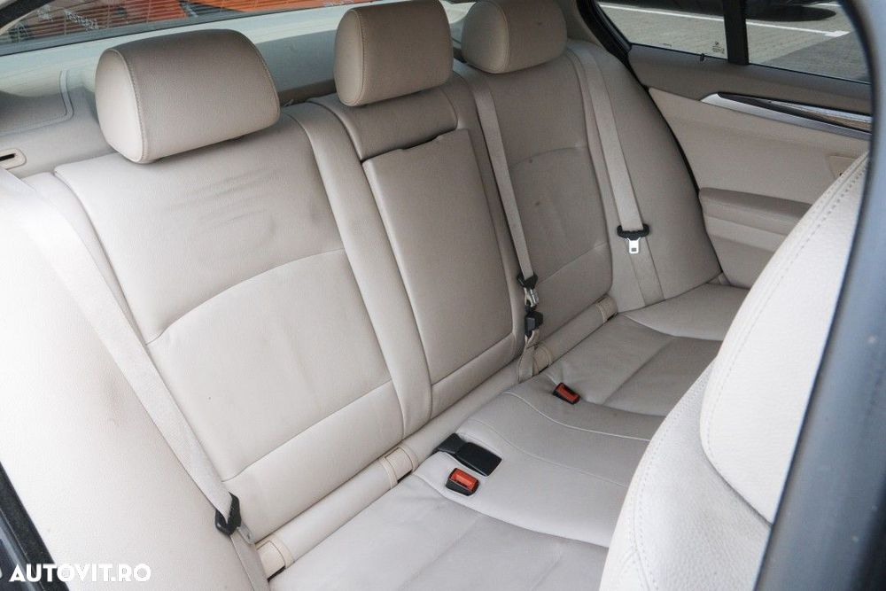 BMW Seria 5 - 12
