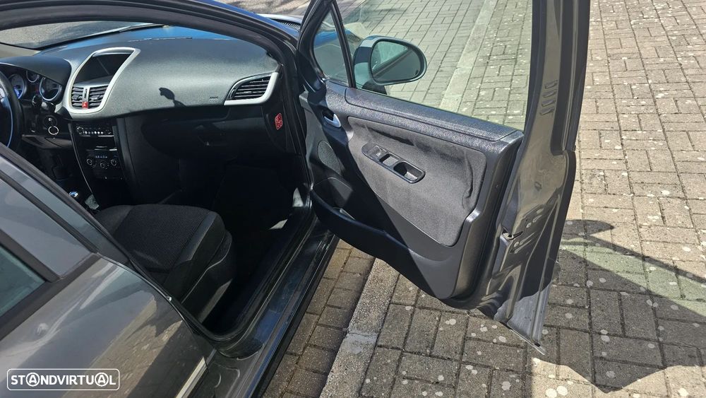 Peugeot 207 - 6