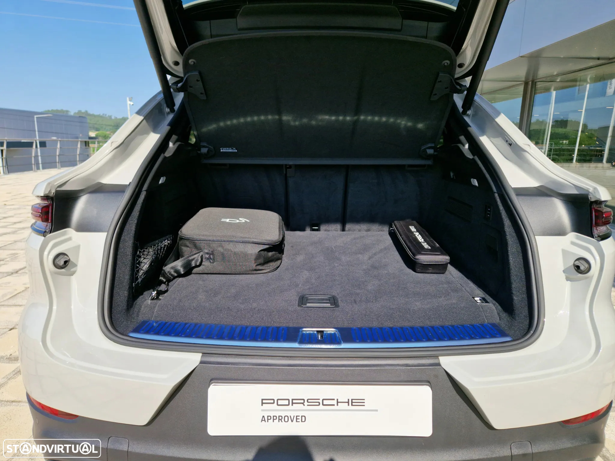 Porsche Cayenne Coupé E-Hybrid - 19
