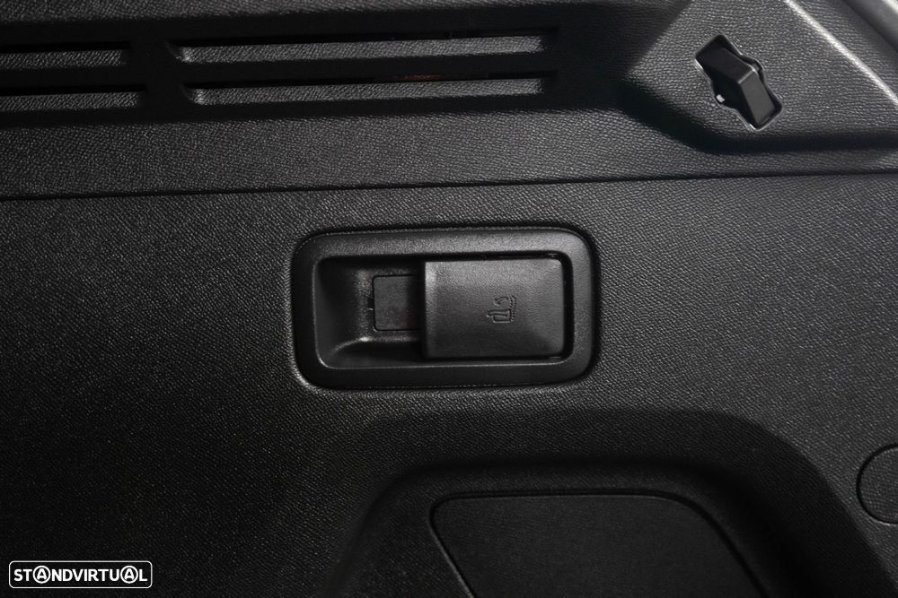 Peugeot 3008 1.6 Hybrid4 GT e-EAT8 - 15