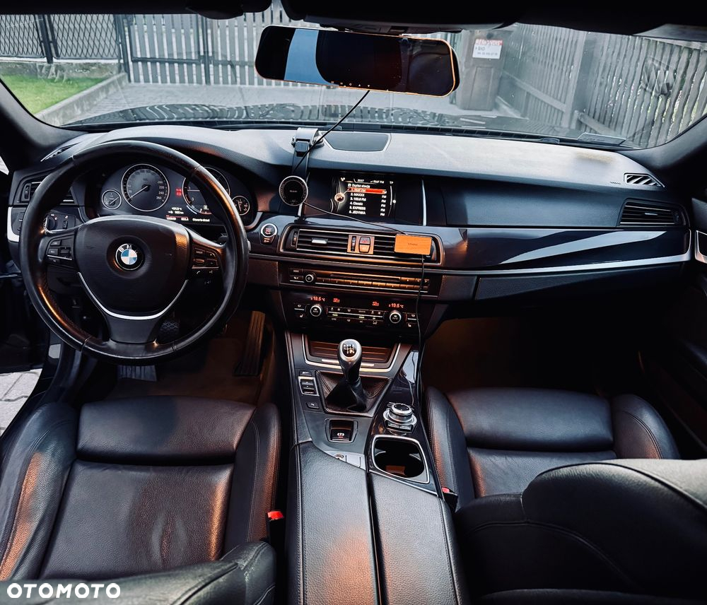 BMW Seria 5 520d Touring - 8