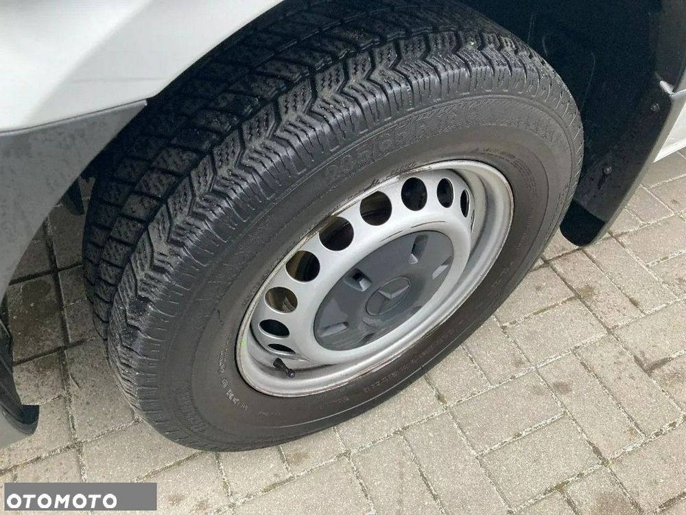 Mercedes-Benz Sprinter - 13