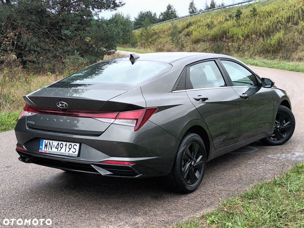 Hyundai Elantra 1.6 Smart CVT - 16