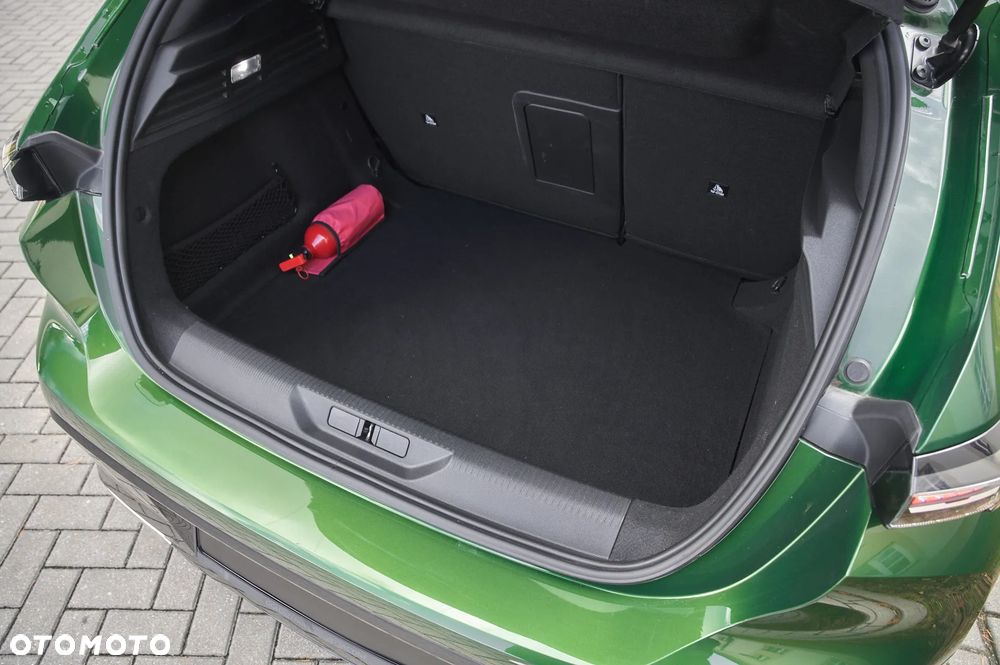 Peugeot 308 BlueHDi 130 EAT8 Allure - 23