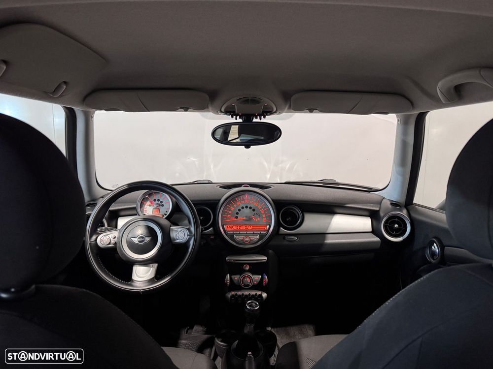 MINI 3 Portas Cooper D - 22