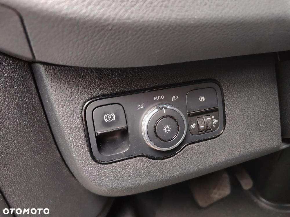 Mercedes-Benz SPRINTER 907 - 14