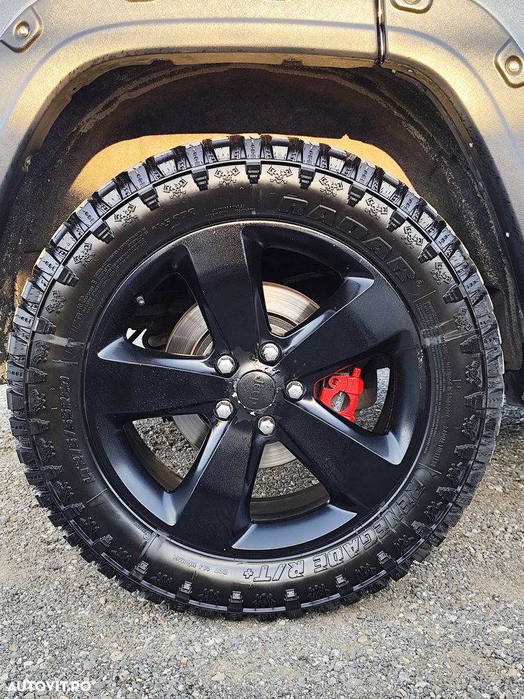 Jeep Grand Cherokee - 23