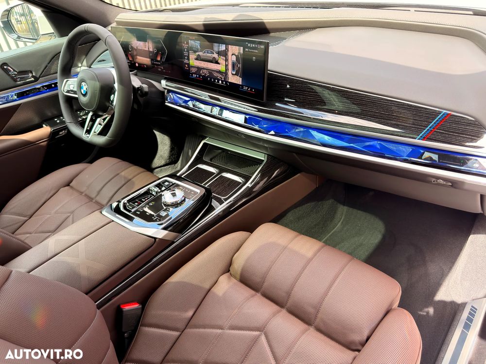 BMW Seria 7 740d xDrive MHEV - 14