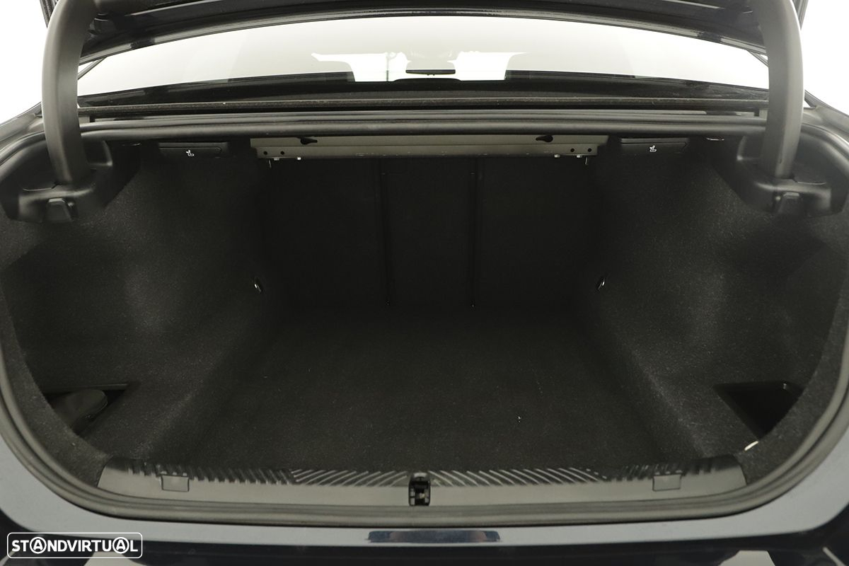 BMW 520 d Pack Desportivo M - 10